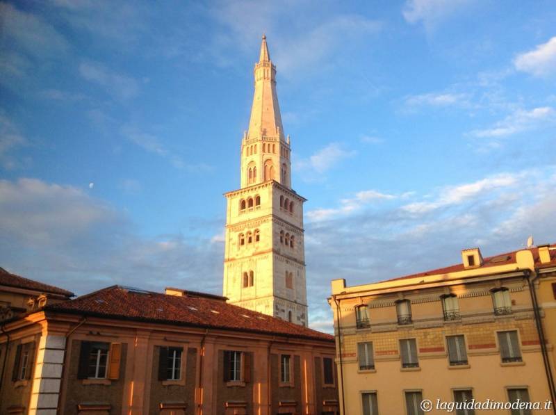 Ghirlandina La Guida Di Modena Ghirlandina La Guida Di Modena